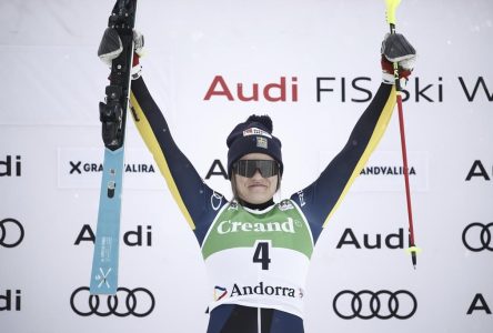 Ski alpin féminin: Swenn Larsson remporte un slalom en Coupe du monde