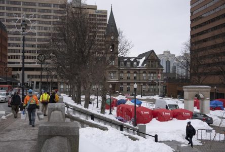 Certains campements pour sans-abri résistent à l’ultimatum posé par Halifax, lundi