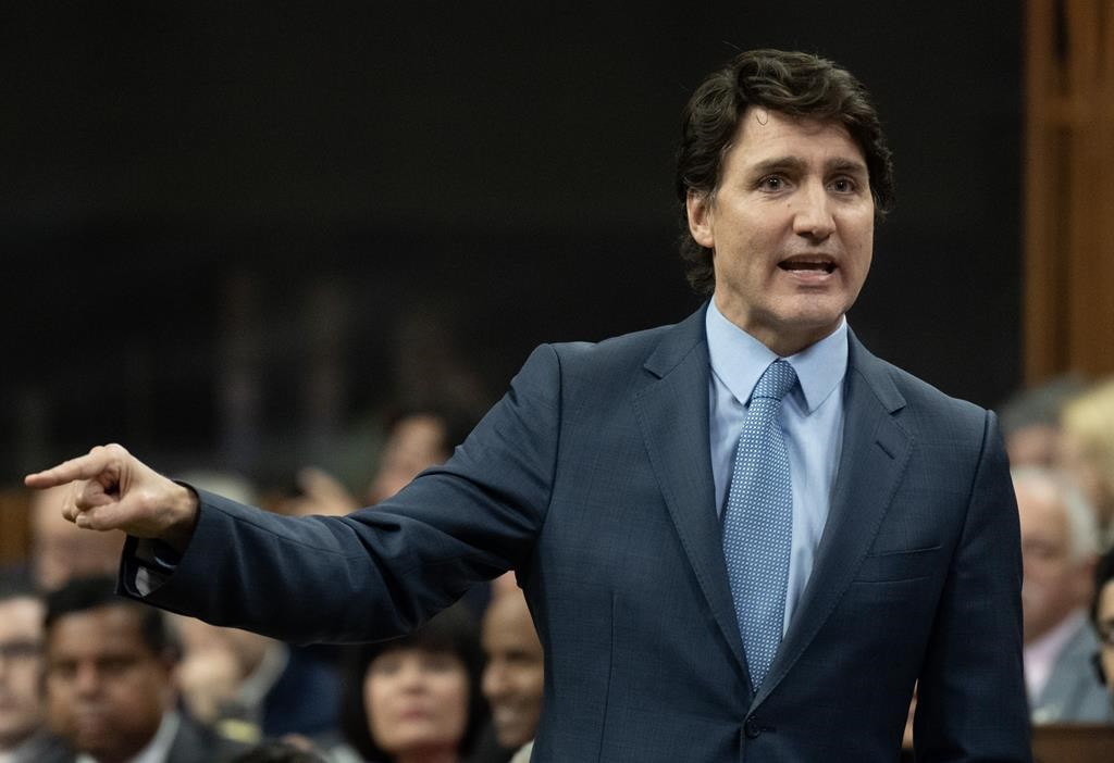 Utilité du Bloc: Poilievre «méprise» les Québécois et la démocratie, accuse Trudeau
