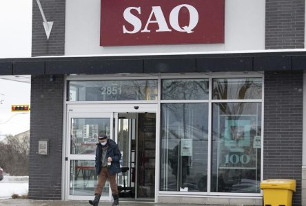 Des employés de la SAQ, dans les bureaux et les succursales, votent 15 jours de grève