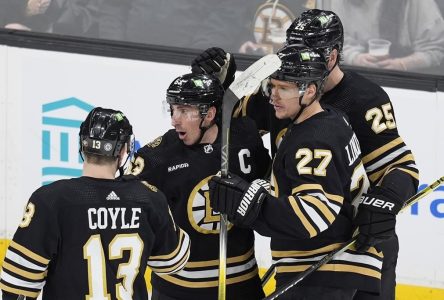 Un 40e but pour Pastrnak dans la victoire de 5-1 des Bruins contre les Penguins