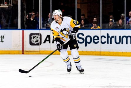 Crosby et Rust marquent chacun deux buts dans un gain de 5-2 des Penguins