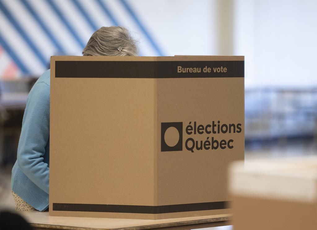Des préfets des Laurentides dénoncent le report de la révision de la carte électorale