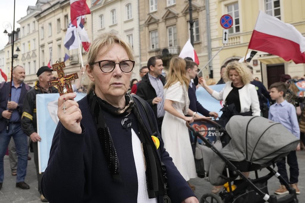 Les opposants polonais à l’avortement ont manifesté à Varsovie, dimanche