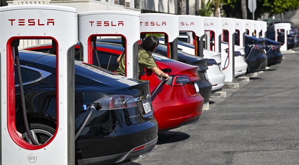 Tesla prévoit licencier environ un dixième de ses effectifs pour réduire ses coûts
