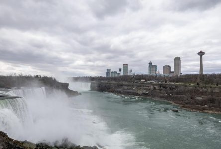 Des centrales hydroélectriques de Niagara Falls seront remises à neuf
