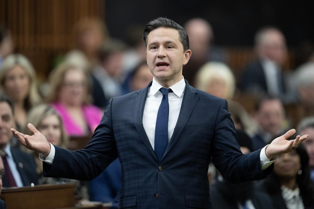 La présidente du Congrès du travail du Canada traite Pierre Poilievre «d’escroc»
