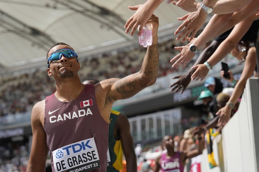Le Canadien Andre De Grasse gagne le 100 mètres aux East Coast Relays