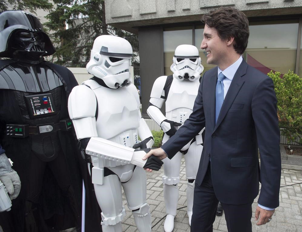 Trudeau souligne de façon originale la Journée mondiale Star Wars avec Skywalker