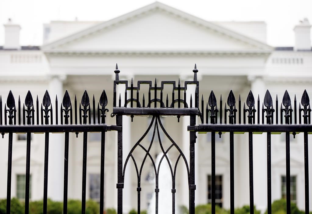 Un conducteur a percuté un portail de la Maison-Blanche, samedi soir