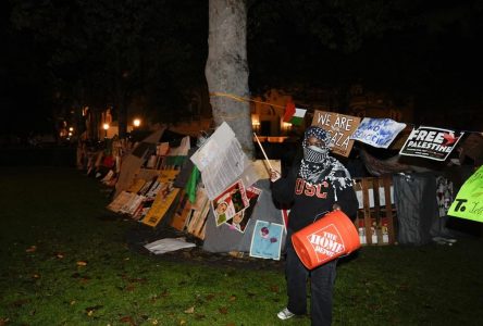 Les manifestants de l’USC plient bagage après une intervention de la police