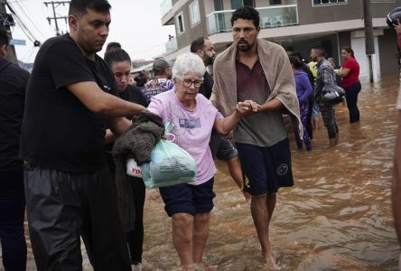 Les inondations au Brésil font au moins 75 morts et 103 personnes portées disparues