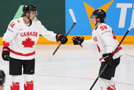 Bedard obtient trois points et le Canada l’emporte 5-1 contre les Danois
