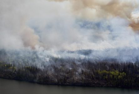 Des milliers de personnes ont été évacuées dans l’Ouest canadien en raison des feux