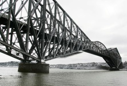 Ottawa investira 40 M $ par année, pendant 25 ans, pour entretenir le pont de Québec